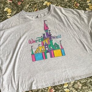 Disney Gray T-Shirt with Colorful Castle Design size XL